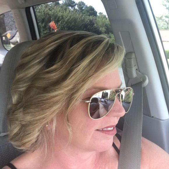 Meet your Posher, Terra - Picture 1 of 1